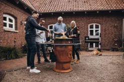 MOESTA-BBQ Bandit FirePlace Inkl. Bambus Ablagen, BBQ-Disk Und Bambus Lasur -GrillMeister Verkaufsgeschäft 2022 09 20 moesta bandit und wm shooting 080 ret