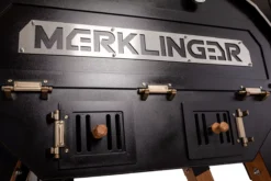 Der Merklinger 1200 Holzofen Standard -GrillMeister Verkaufsgeschäft merklinger holzbackofen grill pizzaofen brotbackofen 1200 vorne tuere zu zoom jpg