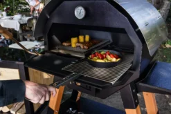 Der Merklinger 800 Holzofen Standard -GrillMeister Verkaufsgeschäft merklinger holzbackofen grill pizzaofen brotbackofen 800 grillen2 jpg