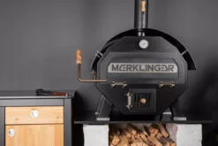Der Merklinger 800 Holzofen Ohne Untergestell -GrillMeister Verkaufsgeschäft merklinger holzbackofen grill pizzaofen brotbackofen einbau edition 800 vorne podest tuere zu jpg